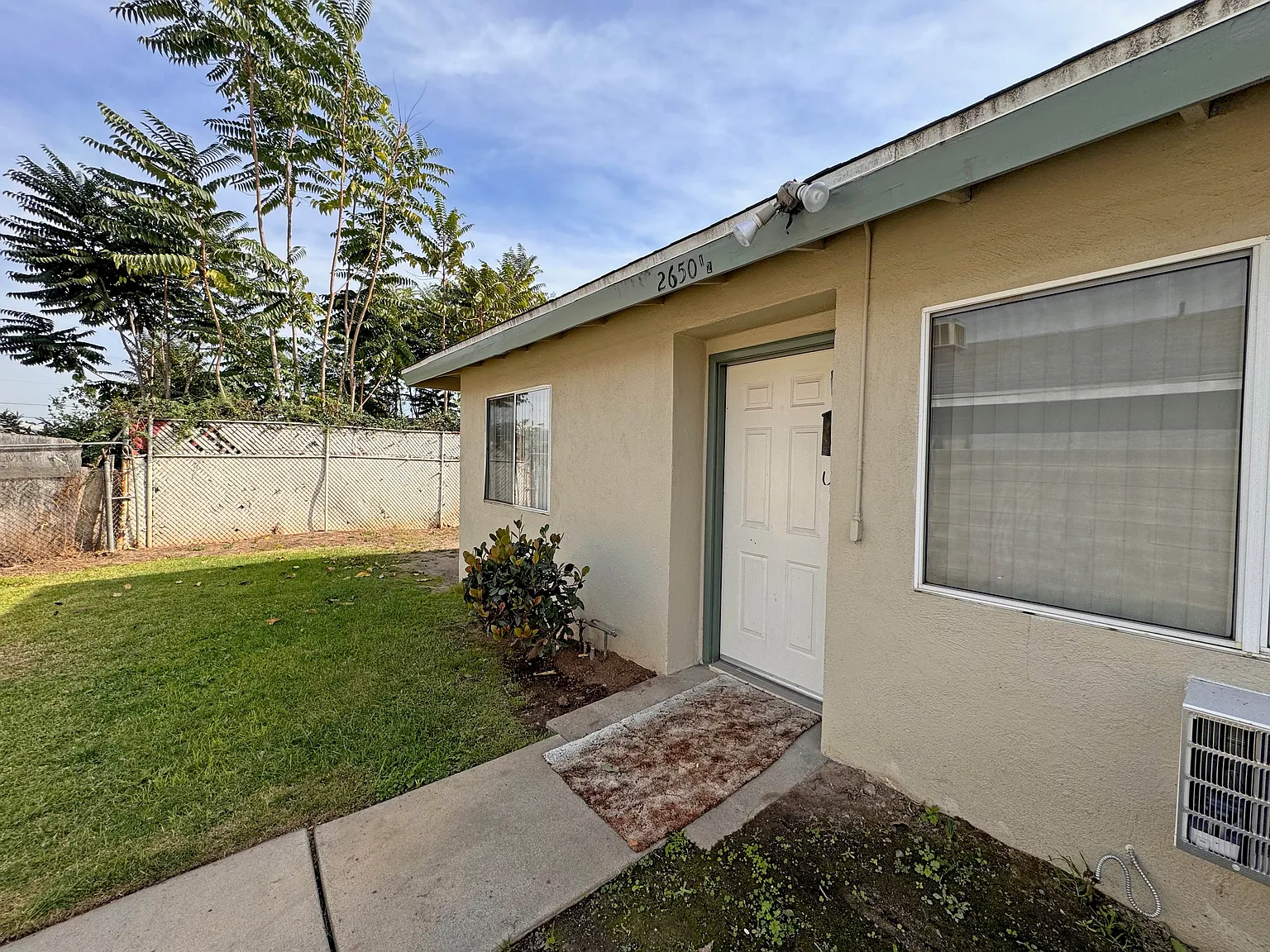 2 bed, 750 sqft, $2,285 — Photo 1