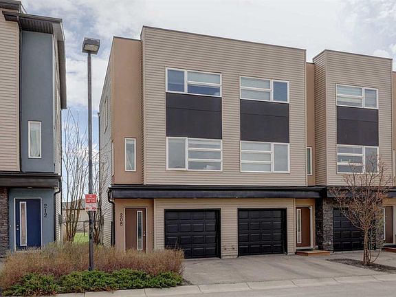 2nd image of 208 W Covecreek Cir NE
