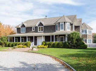 24 Old Main Rd, Quogue, NY 11959