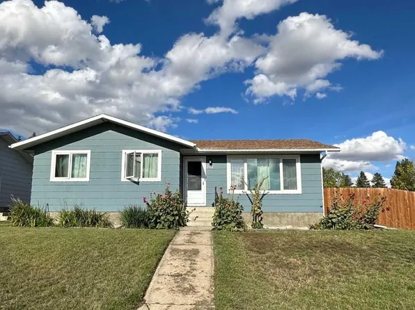 702 S Royal Dr, Trochu, AB T0M 2C0