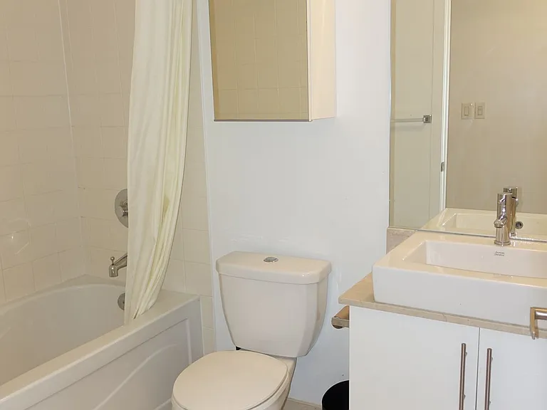 55 Bremner Blvd #2309 — Photo 10