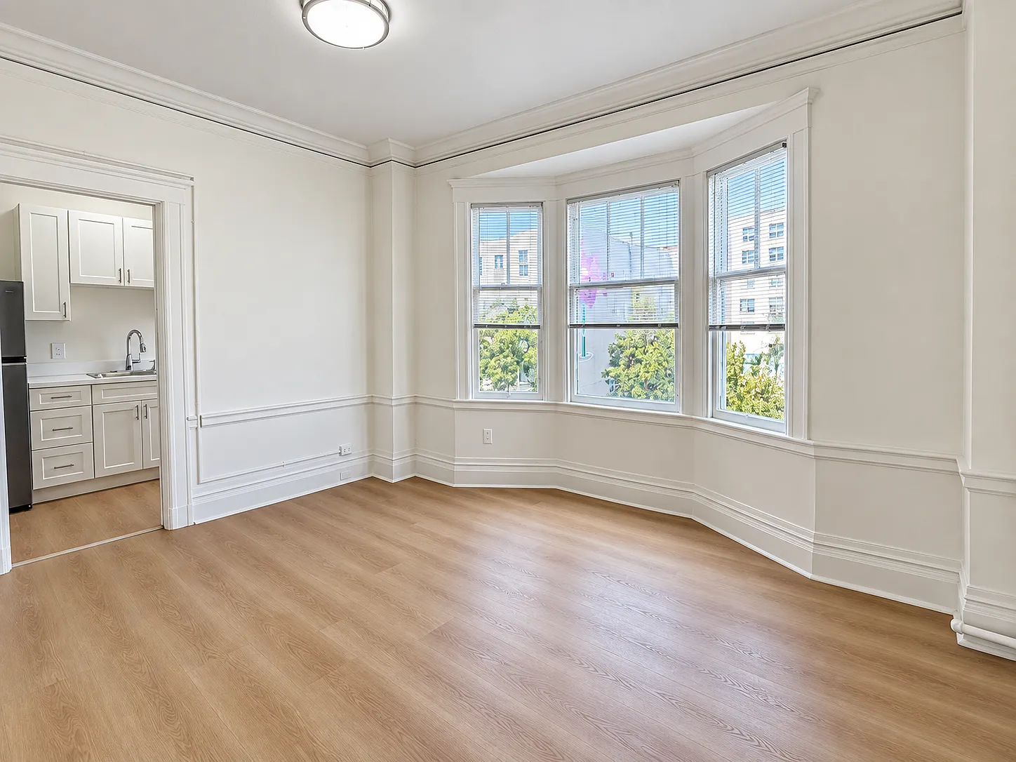 Studio, 330 sqft, $2,895 — Photo 1