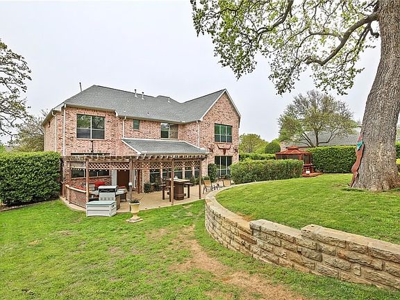 5th image of 3108 Greenwood Ct