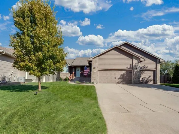 2430 S Westgate Ct, Wichita, KS 67215
