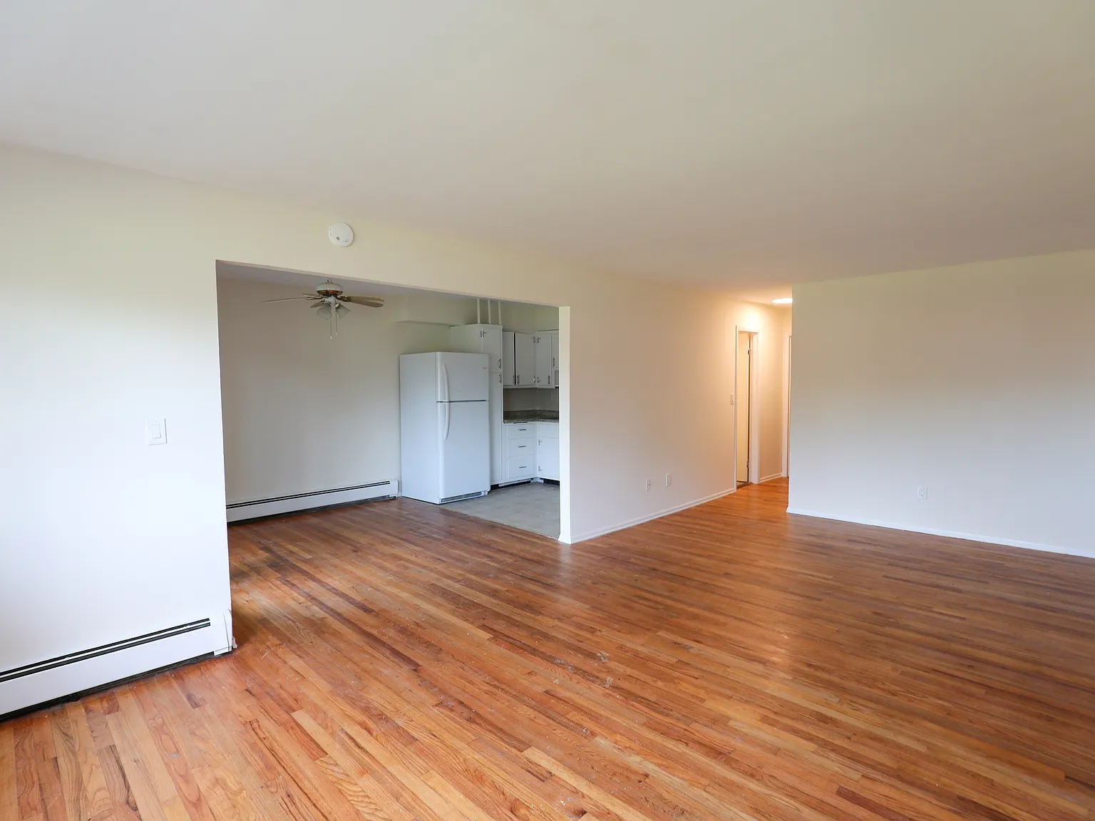 2 bed, 800 sqft, $1,950 — Photo 2