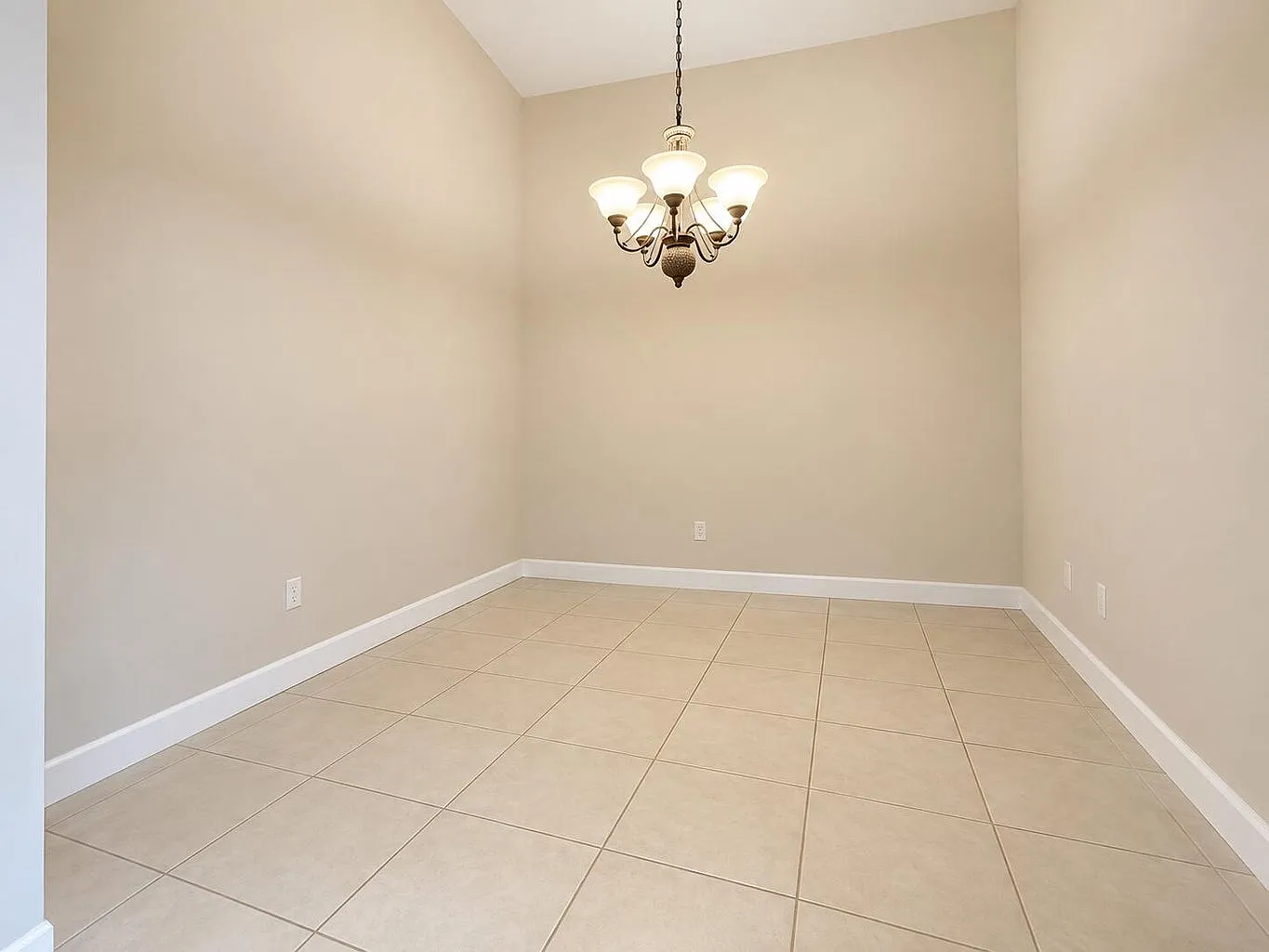 2 bed, 1259 sqft, $2,800 — Photo 4