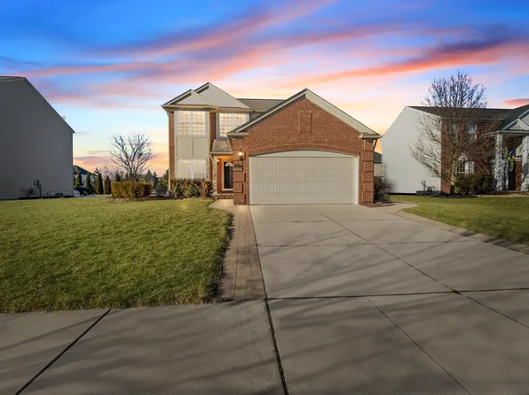 18815 England Dr, Macomb, MI 48042