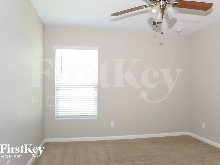 3765 SW Darby Ln — Photo 6