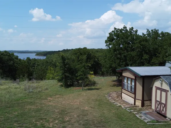 194 Lakeview St, Bowie, TX 76230