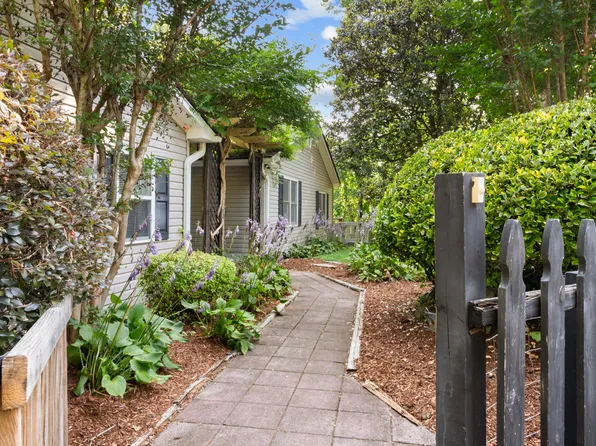 248 N Hills Dr, Hendersonville, NC 28791