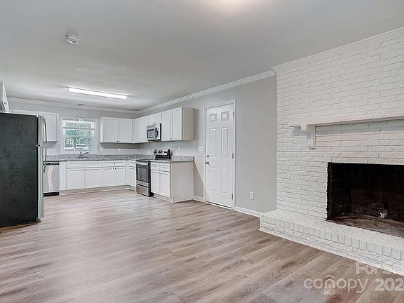 4th image of 6344 Bandy Dr