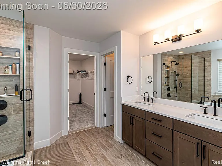 375 Amelia Cir — Photo 38