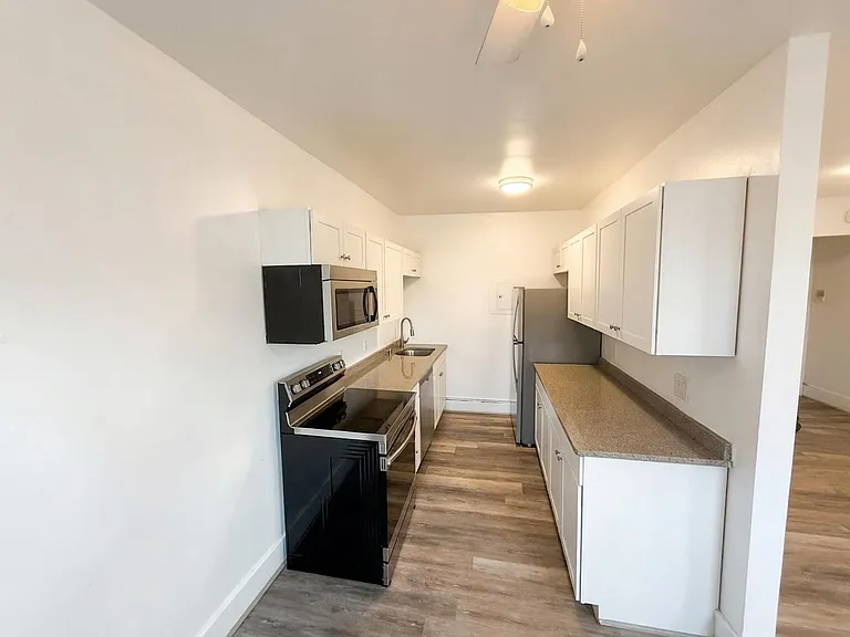 720 Warren St #2 — Photo 3