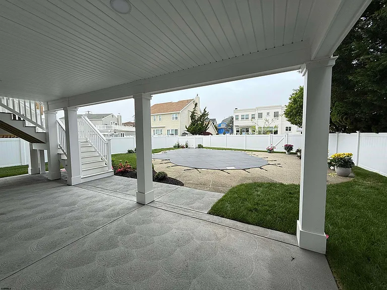 7607 Burk Ave — Photo 46