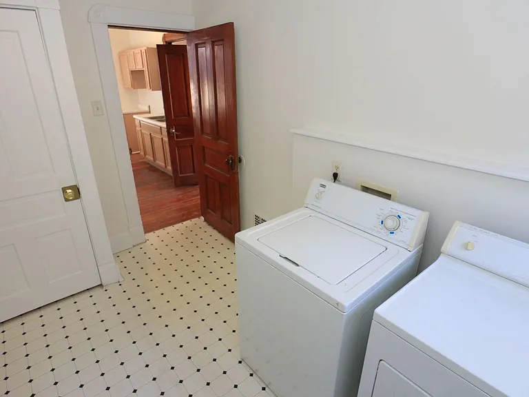 401 Lincoln St — Photo 17