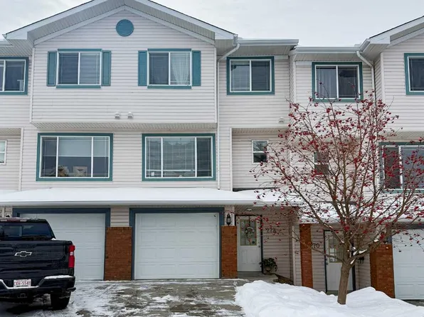 272 N Rocky Ridge Ct NW, Calgary, AB T3G 4S8