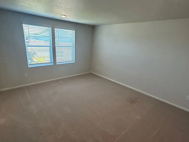 4809 Thyme Ave NE — Photo 15