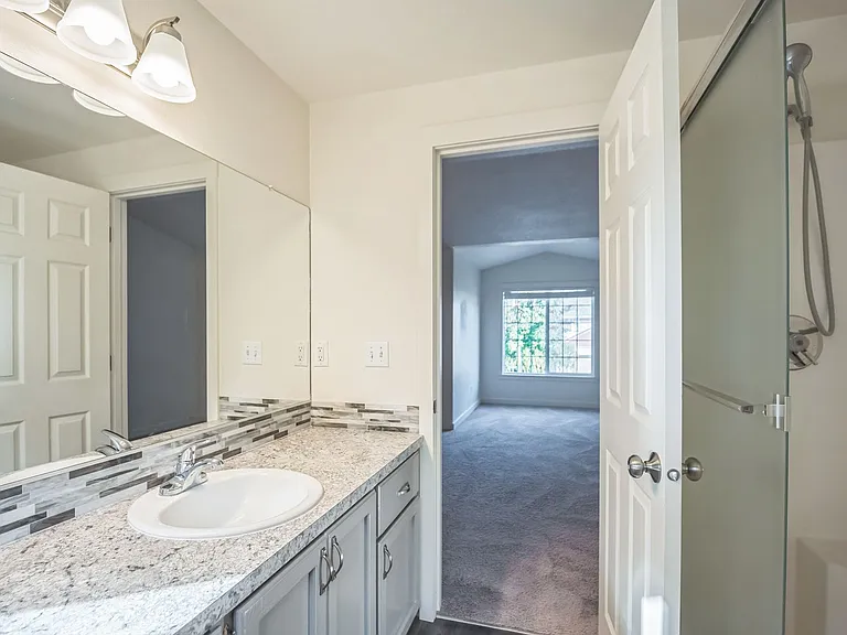 3114 SE Tumblestone Dr — Photo 8
