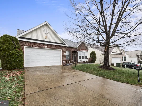 3769 Russett Maple Ct, Dumfries, VA 22025