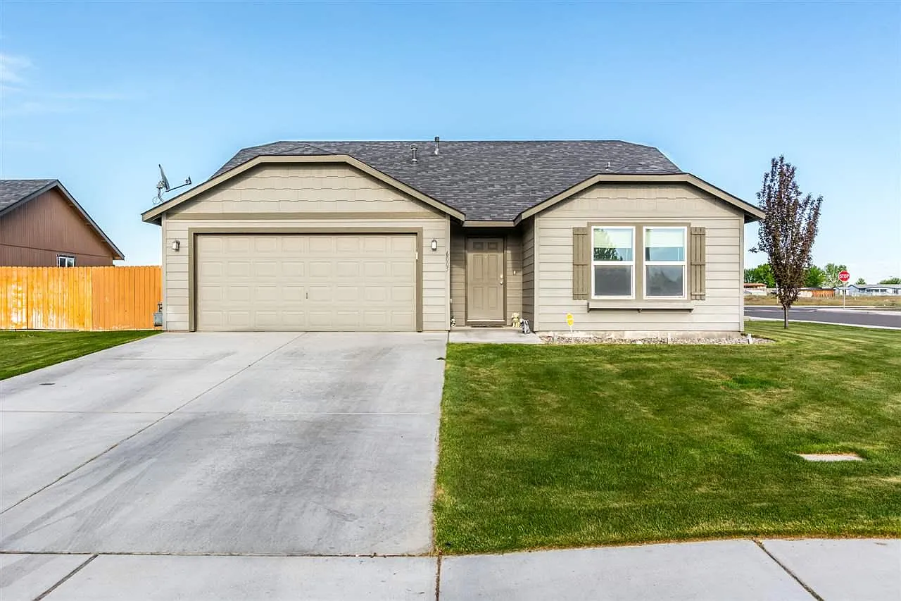6005 Bayview Ln photo 1