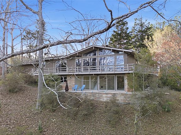 3rd image of 231 Lakeside Dr