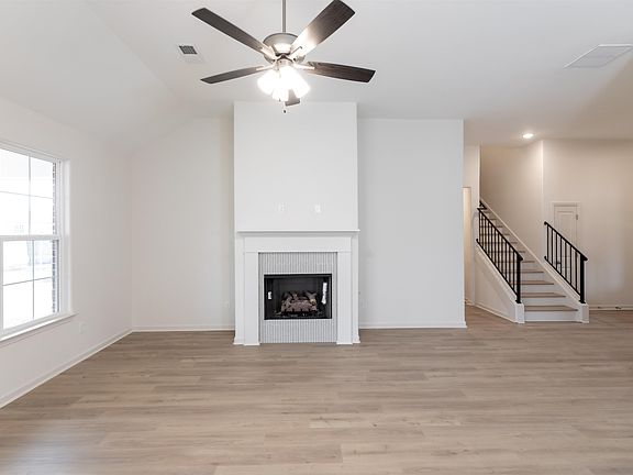 4th image of 115 Valleyview Ln