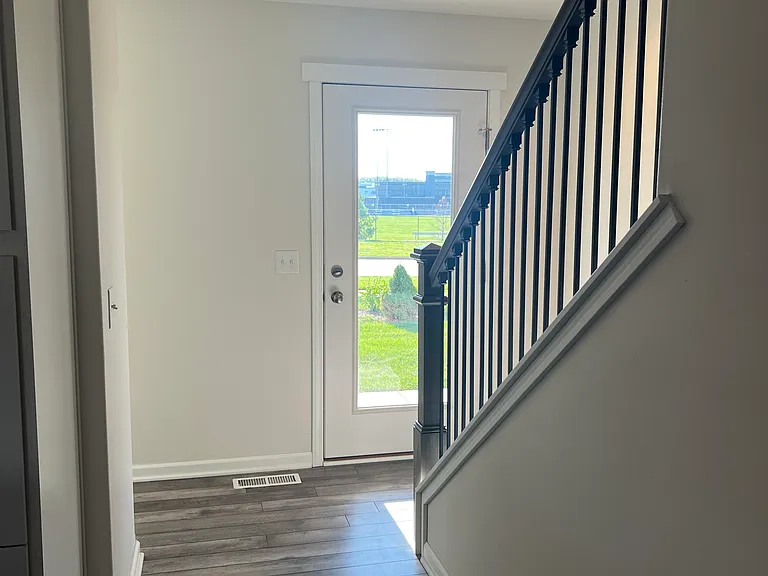 1220 Ronald Way — Photo 5