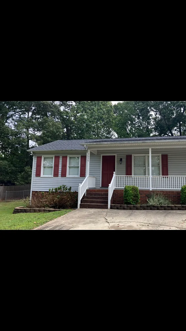 2 bed, $1,000 — Photo 1