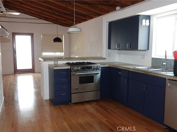 2nd image of 3363 Hollydale Dr