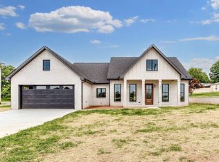 206 Country Club Rd, Winchester, TN 37398