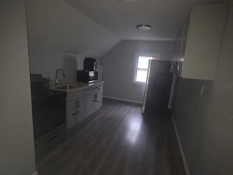 146-148 S Clinton St #3 — Photo 3