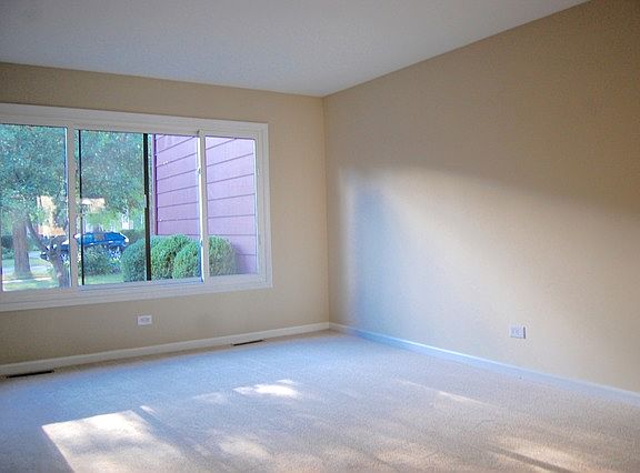 2nd image of 315 W Lakeside Dr