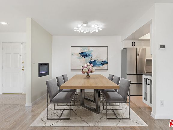 3rd image of 5215 Balboa Blvd Unit 108