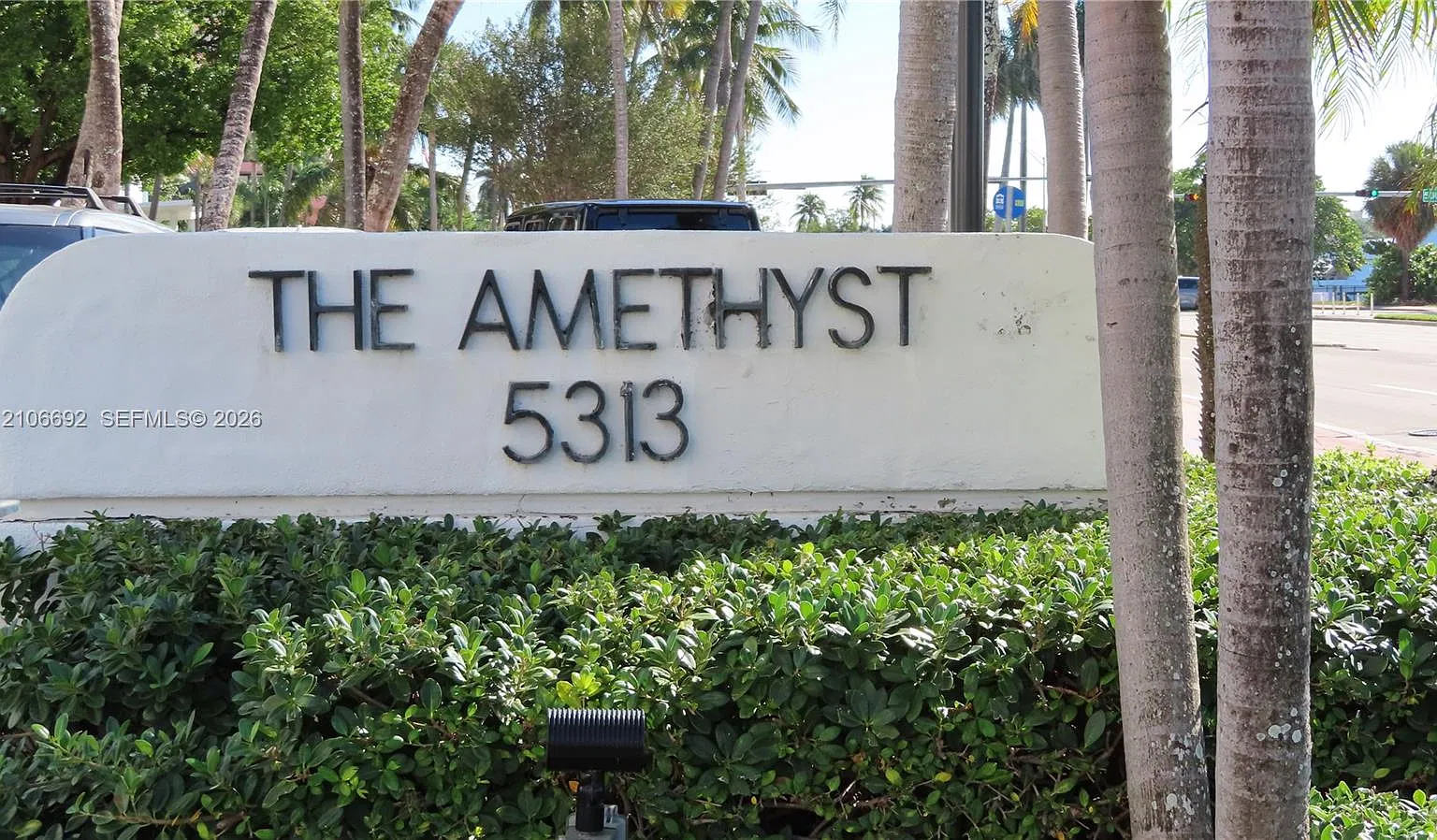 The Amethyst Condo — Photo 2