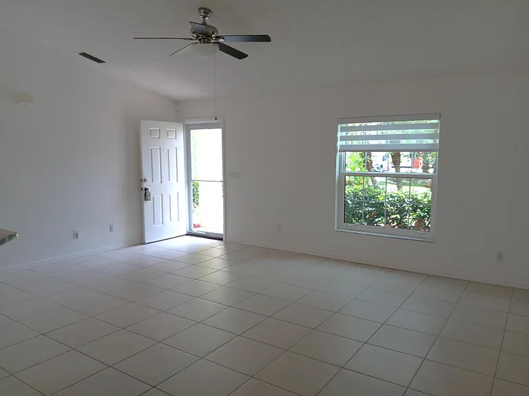 757 Brookedge Ter — Photo 3