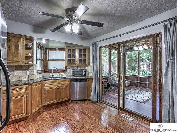 3rd image of 12742 Forestdale Dr