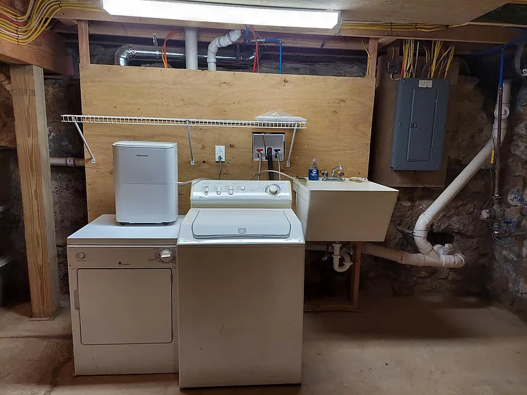 717 Centre St — Photo 27