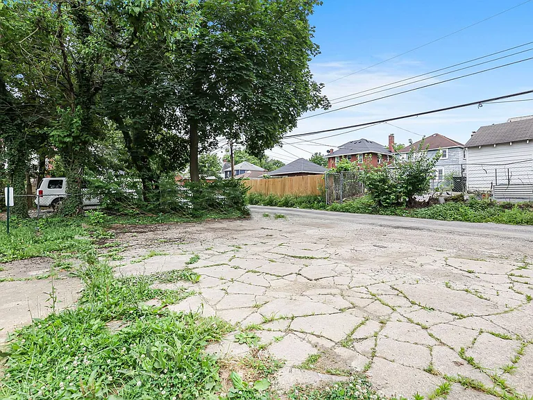 987 Lilley Ave — Photo 28