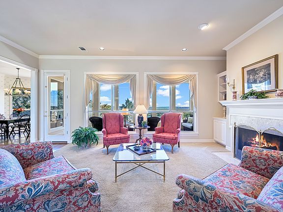 4th image of 9104 Bell Mountain Dr
