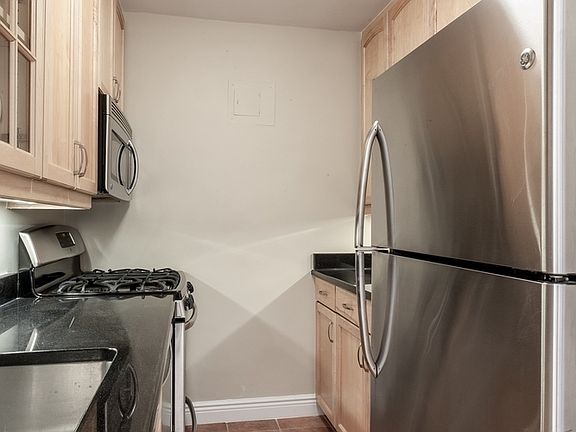 3rd image of 251 E 32nd St #10G