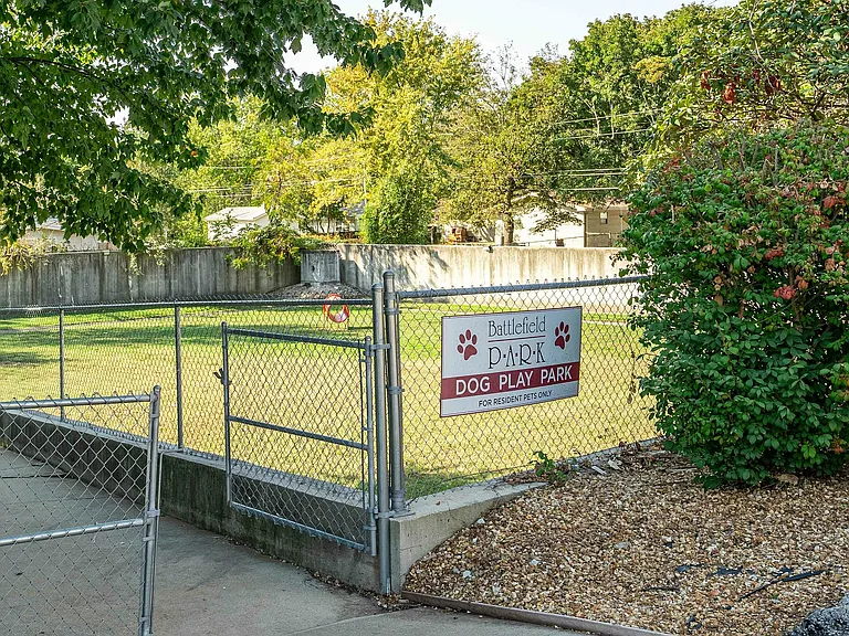 Battlefield Park Apartments — Photo 16