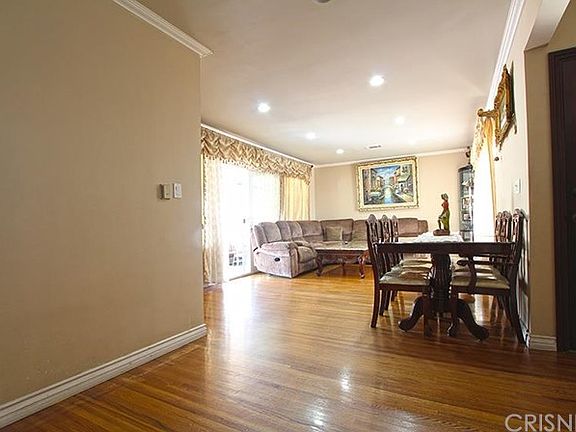 4th image of 7913 Whitsett Ave