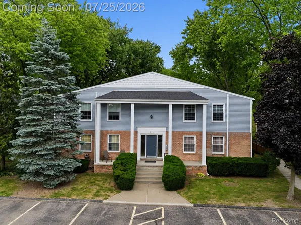 525 E University Dr APT 1002, Rochester, MI 48307