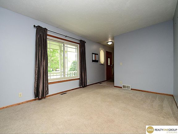 4th image of 1406 N 161st St