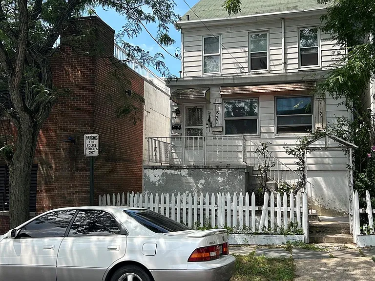 18 N 6th Ave #2 — Photo 1