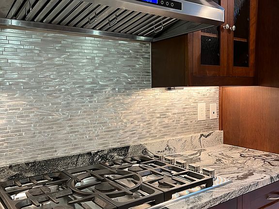 5 burner gas stove, granite countertops