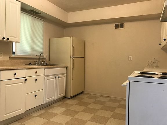 4th image of 1549 Kristan Ave