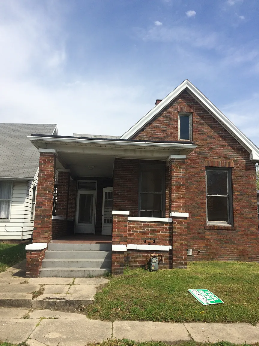 504 E Franklin St photo 1