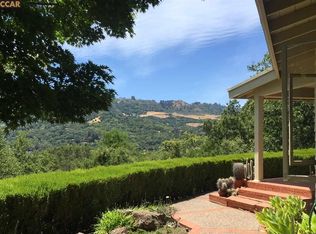 11 Bobolink Rd, Orinda, CA 94563