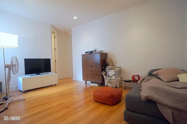 Rented by Citi Habitats | media 4